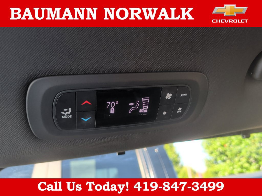 Used 2018 Chrysler Pacifica Touring-L w/ Advanced Safetytec Group FWD image 46