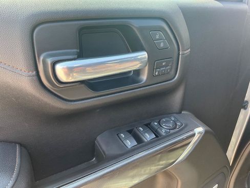 Used 2021 GMC Sierra 1500 AT4 w/ AT4 Value Package AWD/4WD image 8