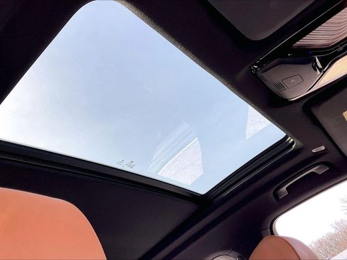 Used 2021 BMW X5 xDrive40i w/ Premium Package image 16