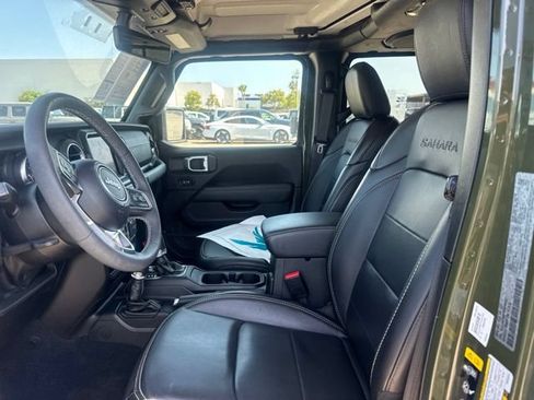 Used 2023 Jeep Wrangler Unlimited Sahara w/ Cold Weather Group AWD/4WD image 9