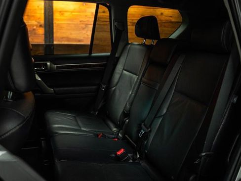 Used 2018 Lexus GX 460 image 10