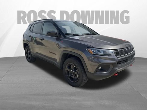 Used 2024 Jeep Compass Trailhawk AWD/4WD image 3