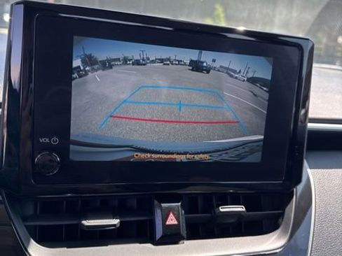 Used 2024 Toyota Corolla LE FWD image 29