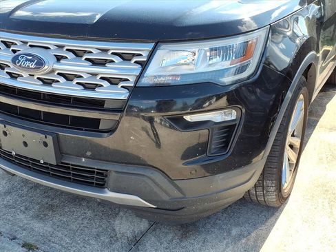 Used 2018 Ford Explorer XLT w/ Equipment Group 202A image 4