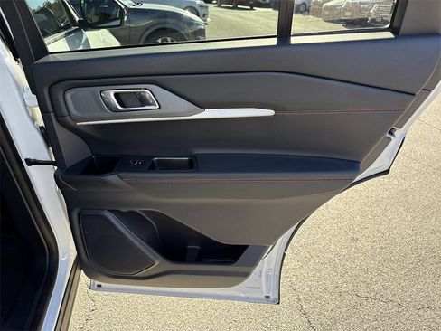 Used 2025 Ford Explorer ST-Line w/ Premium Package image 30