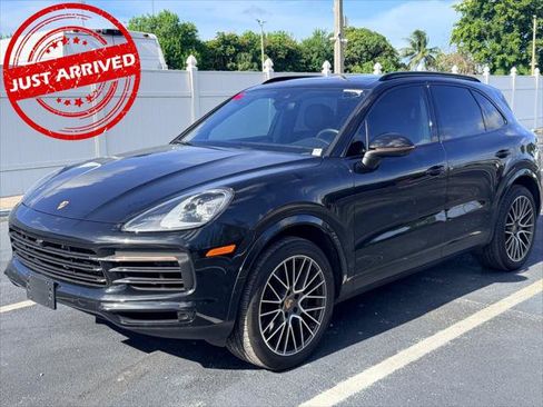 Used 2023 Porsche Cayenne Platinum Edition AWD/4WD image 2