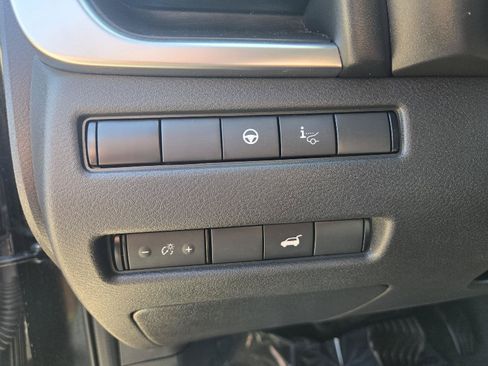 Used 2023 Nissan Rogue Platinum w/ Platinum Premium Package AWD/4WD image 16