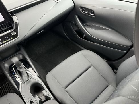 Used 2023 Toyota Corolla LE FWD image 27