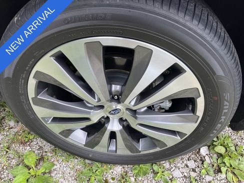 Used 2022 Subaru Ascent Limited w/ Technology Package AWD/4WD image 9