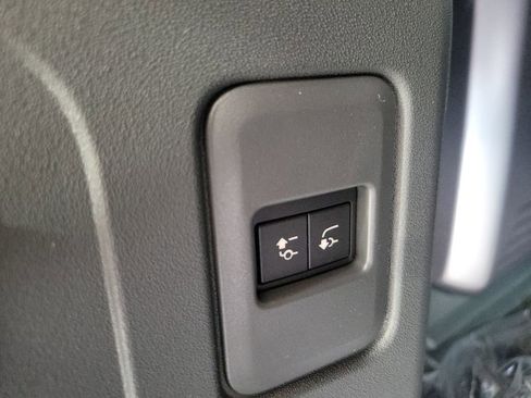 New 2026 Land Rover Defender 110 X-Dynamic SE AWD/4WD image 30