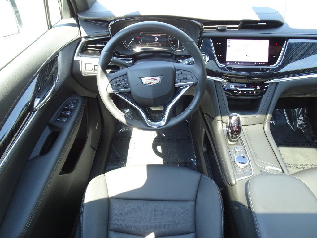 Certified 2025 Cadillac XT6 Premium Luxury w/ LPO, Floor Liner Package AWD/4WD image 12
