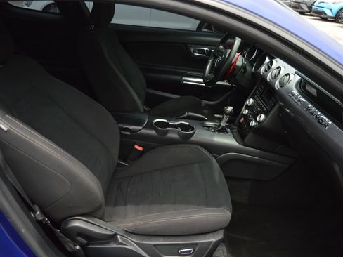 Used 2016 Ford Mustang Coupe RWD image 17