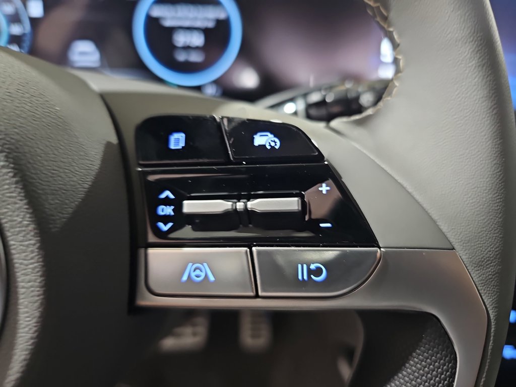 New 2026 Hyundai Elantra SEL FWD image 19