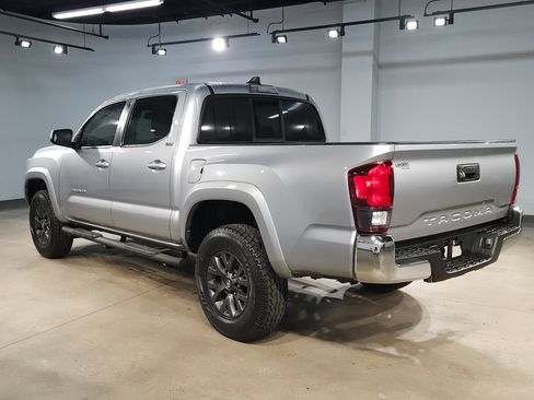 Used 2020 Toyota Tacoma SR5 w/ SR5 Appearance Package (SM) image 5