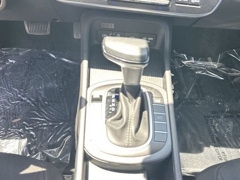 Certified 2025 Hyundai Kona SEL FWD image 21