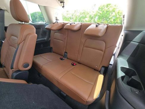 Used 2023 Nissan Pathfinder Platinum AWD/4WD image 6