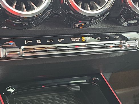 New 2025 Mercedes-Benz GLB 250 image 23