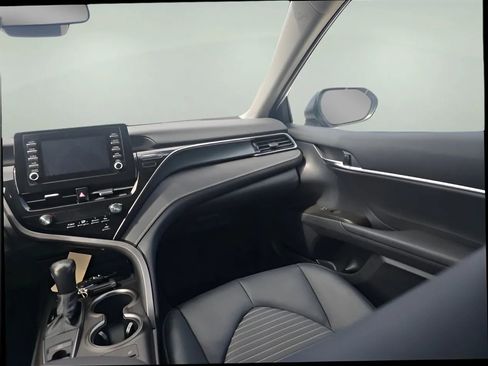 Used 2024 Toyota Camry SE image 15