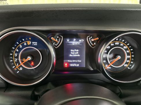 Used 2023 Jeep Gladiator Sport AWD/4WD image 36