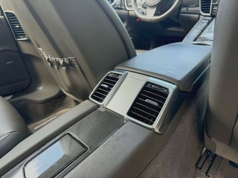 Used 2015 Porsche Panamera 4S image 38