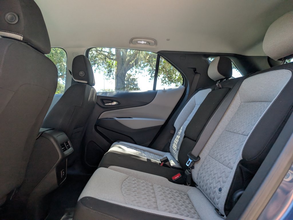 Used 2024 Chevrolet Equinox LS w/ Driver Confidence II Package FWD image 17