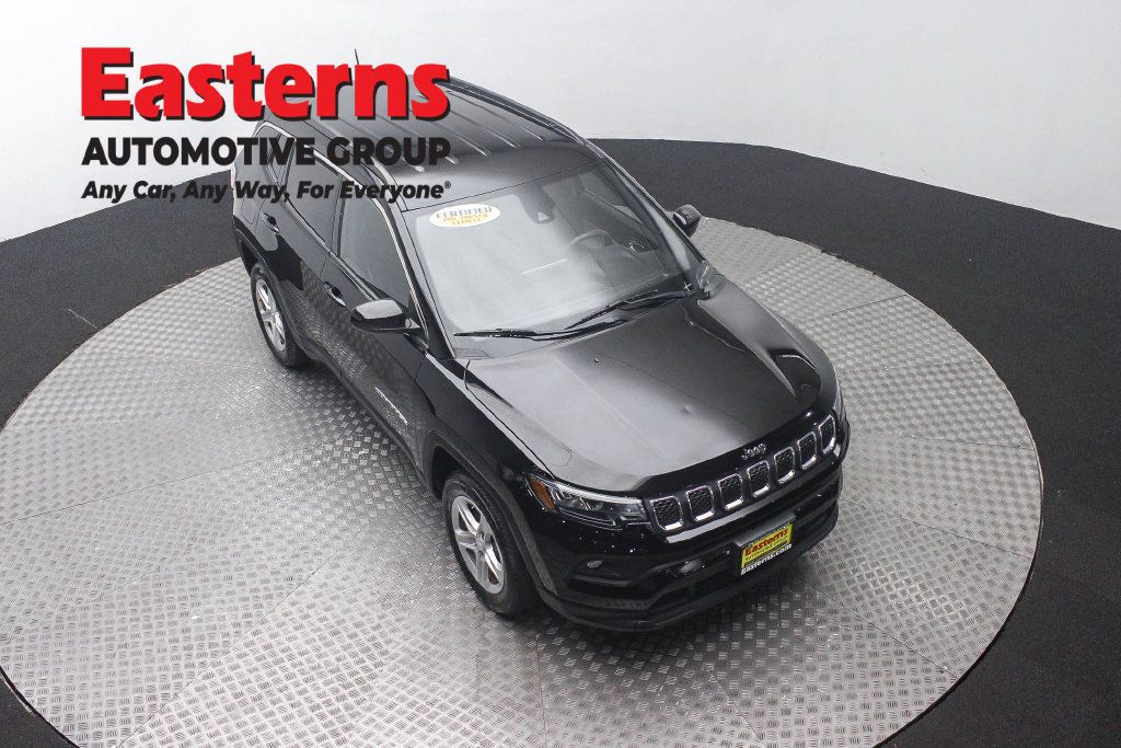 Used 2023 Jeep Compass Latitude AWD/4WD image 3