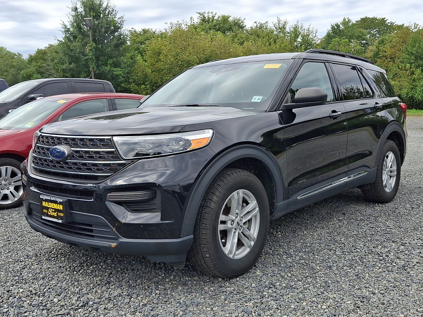 Used 2022 Ford Explorer XLT w/ Class IV Trailer Tow Package AWD/4WD image 3