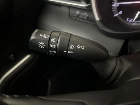 Used 2020 Toyota Highlander XLE image 64