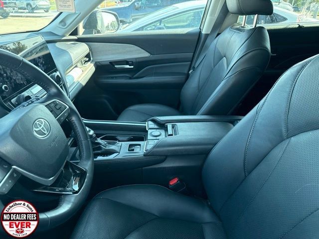 Used 2026 Toyota Grand Highlander AWD Hybrid image 4