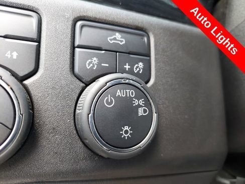 Used 2023 Chevrolet Silverado 1500 LT AWD/4WD image 21