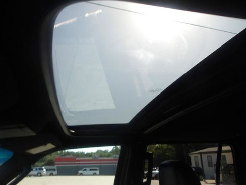 Used 2016 Lincoln Navigator Select RWD image 27