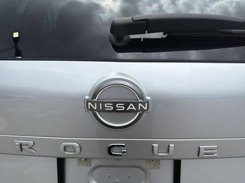 Used 2023 Nissan Rogue SV FWD image 43