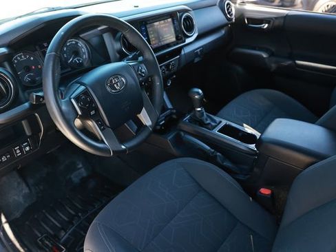 Used 2017 Toyota Tacoma TRD Sport w/ Tow Package image 6