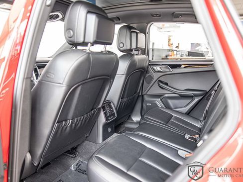 Used 2018 Porsche Macan AWD/4WD image 33