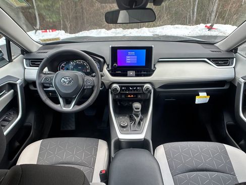 New 2025 Toyota RAV4 XLE w/ Convenience Package image 18