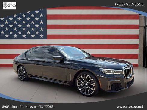 Used 2020 BMW 750i xDrive w/ Executive Package image 2