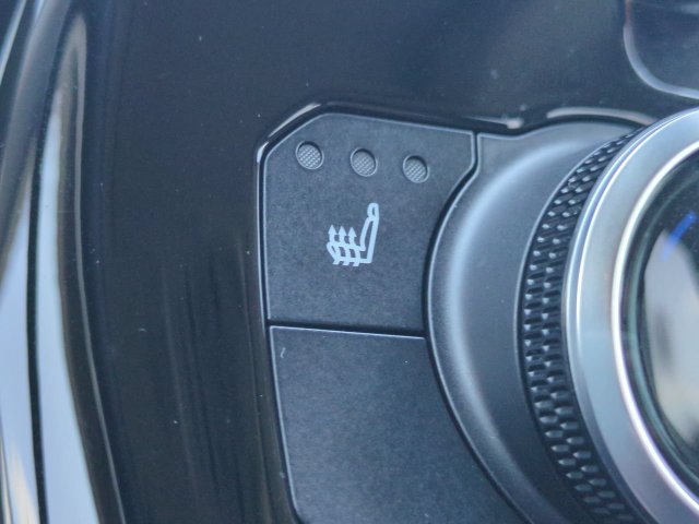 Used 2023 Toyota Highlander XLE AWD/4WD image 23