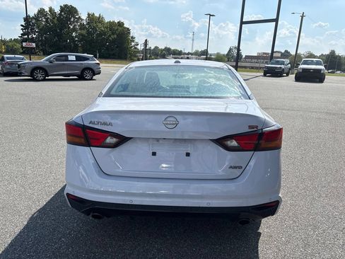Used 2025 Nissan Altima 2.5 SR w/ SR Premium Package AWD/4WD image 8