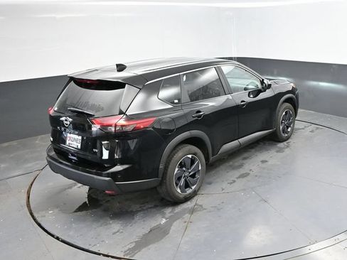 Used 2024 Nissan Rogue SV FWD image 32
