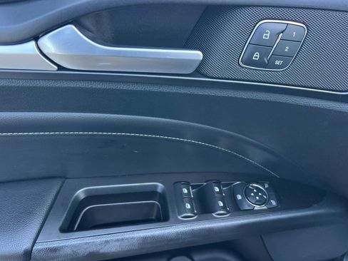 Used 2019 Ford Fusion Titanium AWD/4WD image 8