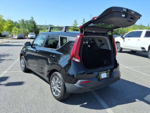 Used 2022 Kia Soul LX FWD image 15