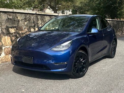 Used 2023 Tesla Model Y 2WD image 64