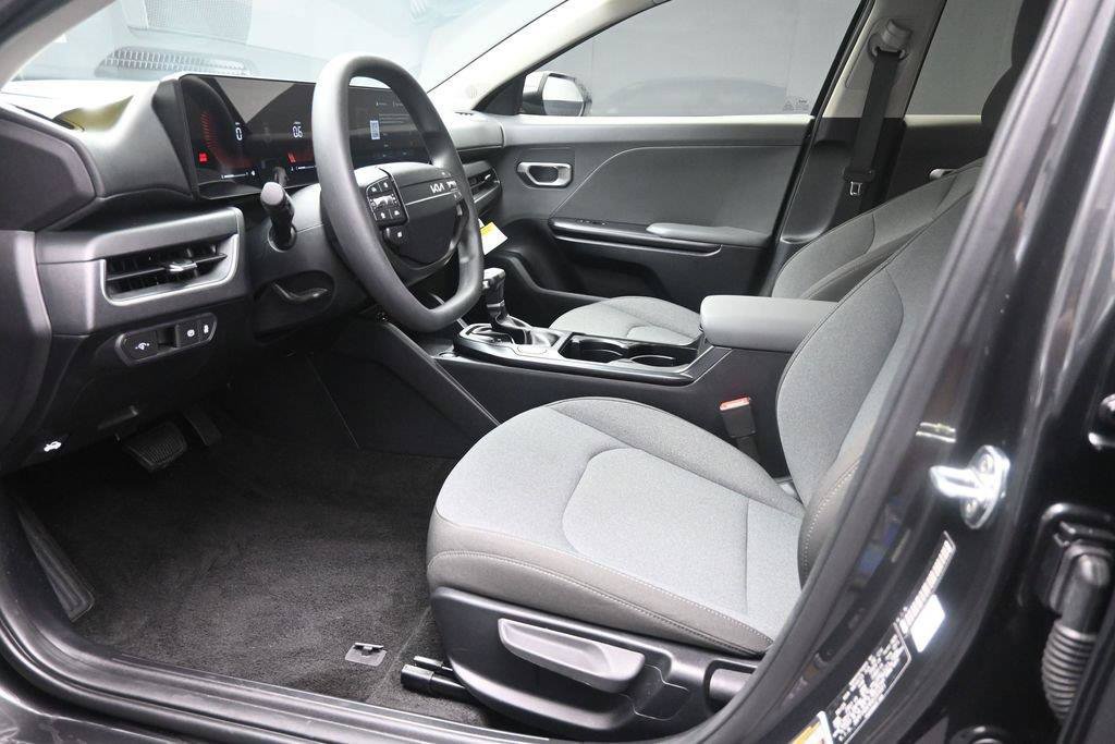 Used 2025 Kia K4 FWD image 17