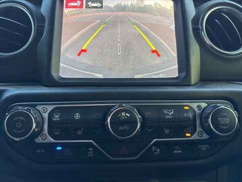 Used 2021 Jeep Wrangler Unlimited Rubicon 4xe w/ Steel Bumper Group AWD/4WD image 18