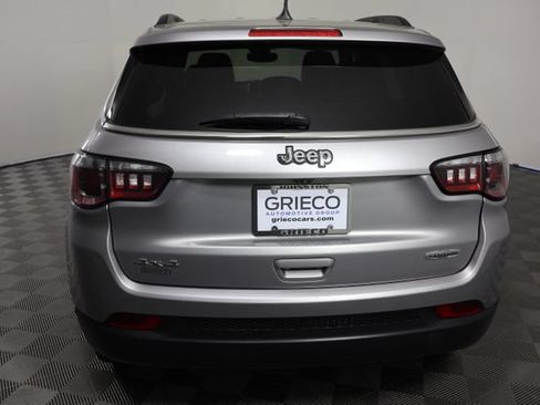 Used 2022 Jeep Compass Latitude w/ Convenience Group AWD/4WD image 7