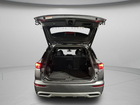 Used 2024 Mitsubishi Outlander SE image 63