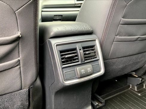 Used 2019 Subaru Forester Premium AWD/4WD image 35