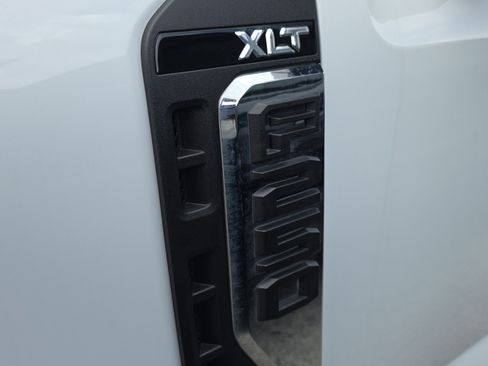 Used 2026 Ford F250 XLT image 2