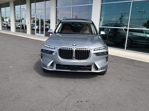 Used 2024 BMW X7 xDrive40i AWD/4WD image 4