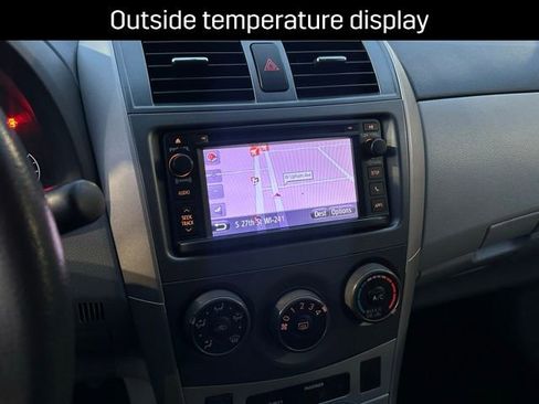 Used 2013 Toyota Corolla LE image 9